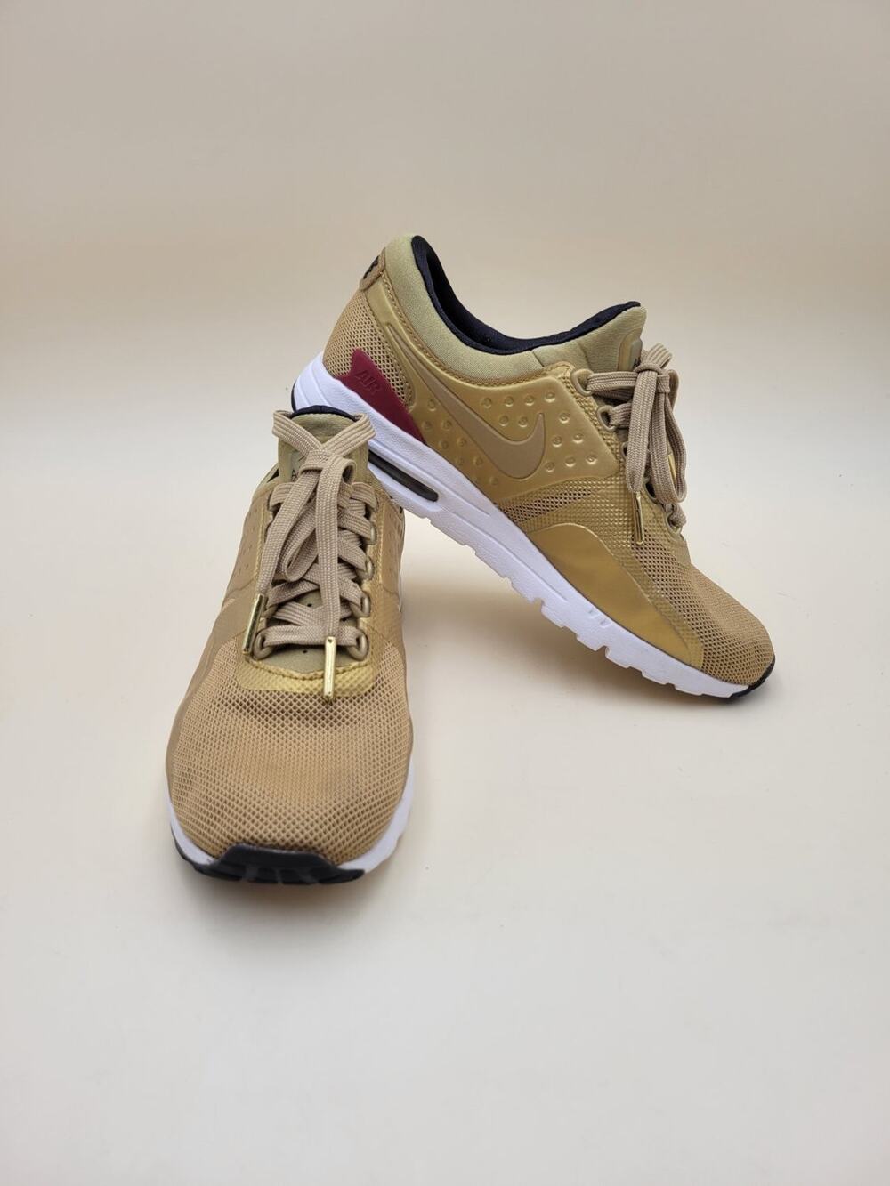 Nike Air Max Zero Metallic Gold Women's Size 7.5 Running Sneakers 863700-700 QS